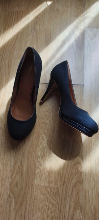 Zapatos de tacón negros