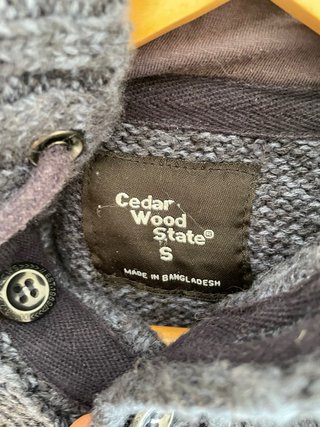 Sudadera de punto con capucha y botones