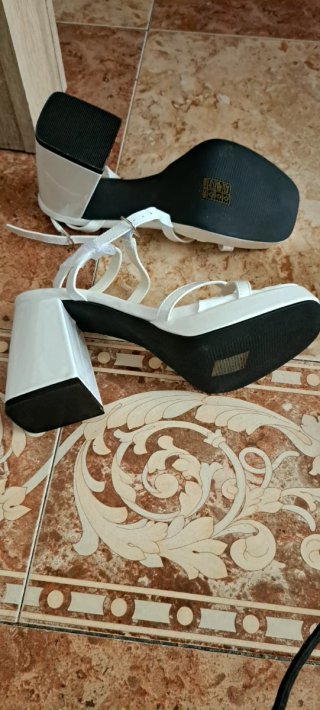 Sandalias plataforma tacón blancas T.38