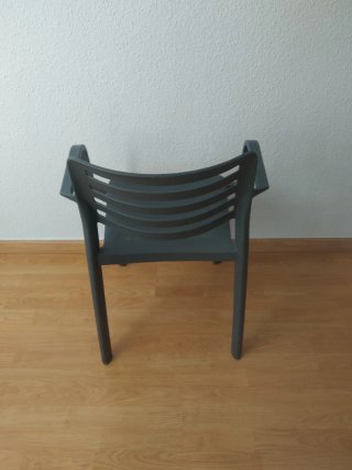 Silla de exterior con brazos gris