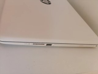 HP Portátil Blanco y Negro
