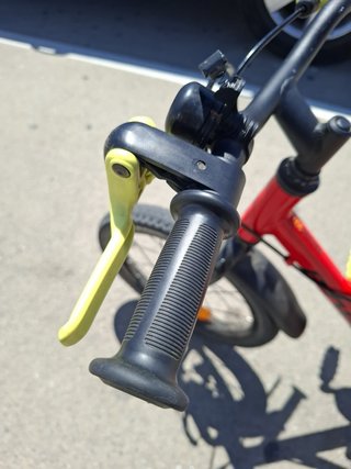 Bicicleta infantil roja
