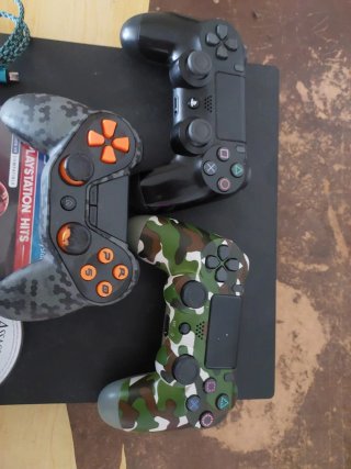 PS4 Pro 1TB + 2 Mandos + Juegos