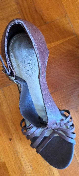 Sandalias Zara tacón marrón