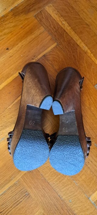 Sandalias Zara tacón marrón