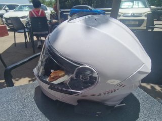 Casco de moto MT Helmets blanco