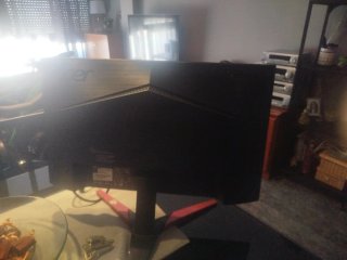 Monitor Negro y Rojo Acer 180hz