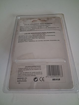 Espinilleras Kipsta y Luz LED Runners