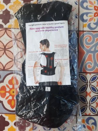 Faja correctora de postura negra