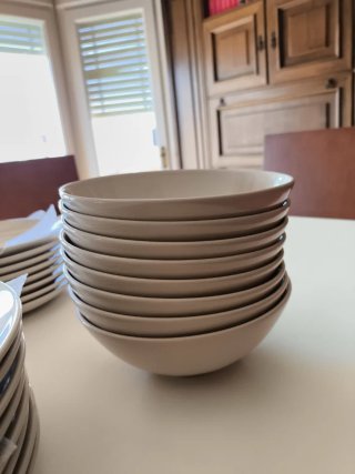 Vajilla FÄRGKLAR Beige 26 Piezas + 8 cuencos nuevo