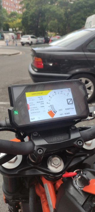 KTM Duke 390 Naranja y Negra