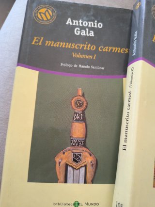 El manuscrito carmesí Volumen I y Volumen II