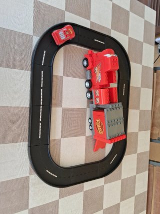 Pista Cars Saetta McQueen con Camion