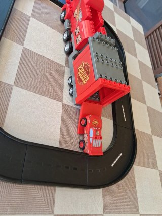 Pista Cars Saetta McQueen con Camion