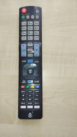Mando a distancia TV Negro y Rojo