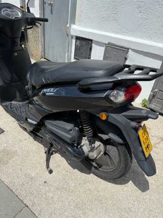 Peugeot Tweet 50 2017 Negra