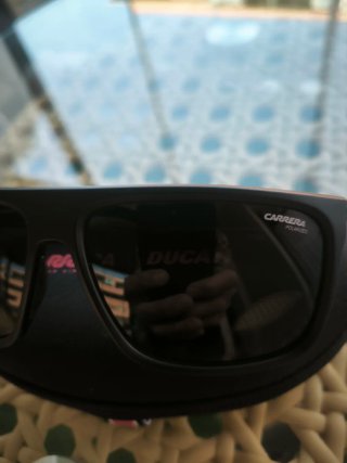 Gafas de sol Carrera Ducati.
