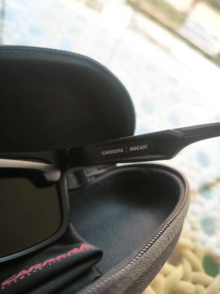 Gafas de sol Carrera Ducati.