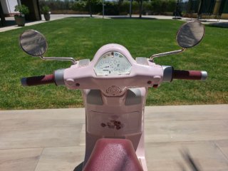 Moto Eléctrica Infantil Vespa Rosa