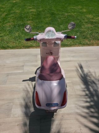 Moto Eléctrica Infantil Vespa Rosa