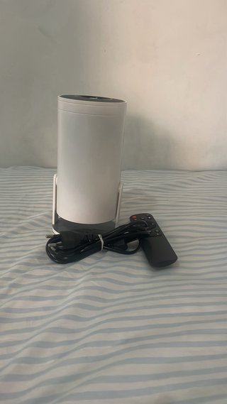 Proyector Portátil con Mando y Cable