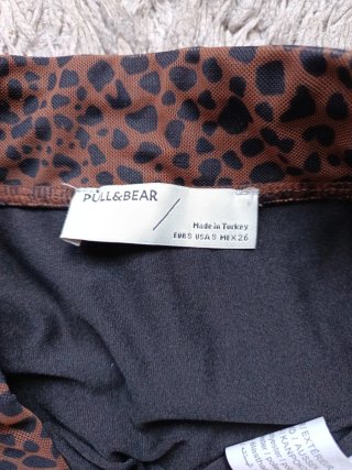 Falda midi estampada leopardo