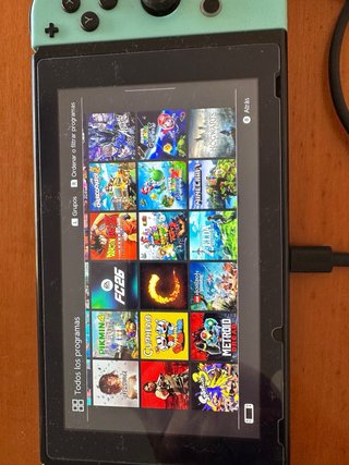 Nintendo Switch Beige y Verde