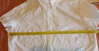 Blusa blanca bordada manga corta