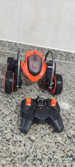 Coche RC MKB Stunt Car Twisting