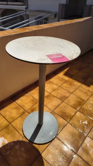Mesa alta Cruzcampo metal gris/blanco