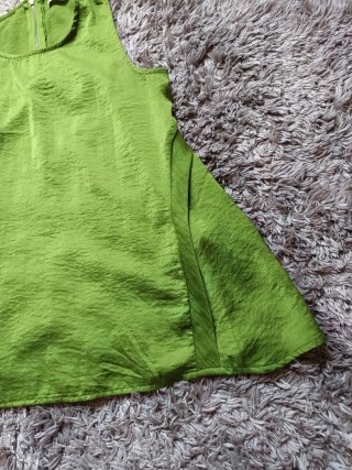 Top verde sin mangas