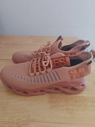 Zapatillas deportivas color coral