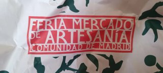 Bolso de mano artesanal azul con encaje