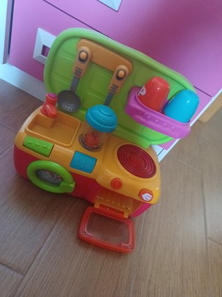 Cocinita de juguete con luces y sonido
