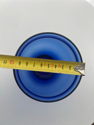 Elegante vaso in vetro blu
