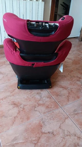 Silla de coche para bebé color granate