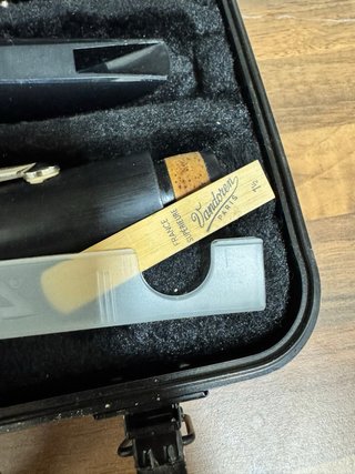 Clarinete Bb con estuche