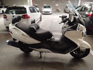 Suzuki Burgman 650 Executive (¡CVT nuevo!)
