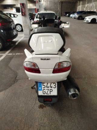 Suzuki Burgman 650 Executive (¡CVT nuevo!)