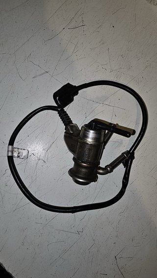 Inyector AdBlue Ford 2401605
