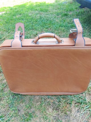 Maleta vintage años 60 no tengo las llaves