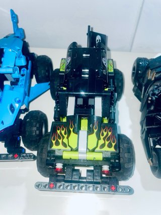 3 Coches Lego: Tiburón, Pirata y Batmóvil