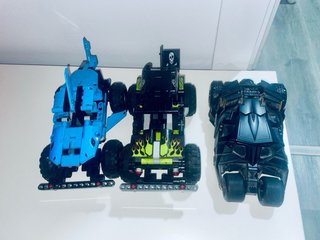3 Coches Lego: Tiburón, Pirata y Batmóvil