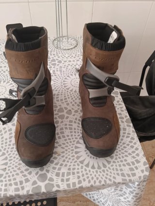 Botas de Motociclismo FORMA Marrones