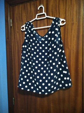 Blusa tirantes lunares azul y blanco Talla M