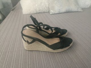 Sandalias cuña negras