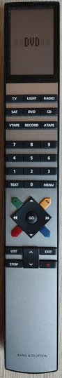 TV CRT Bang & Olufsen BeoVision 1 con Beo4