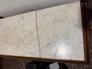 Mueble artesanal madera y mármol