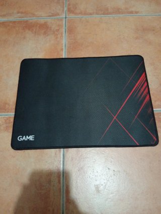 Alfombrilla Gaming Game Negra y Roja