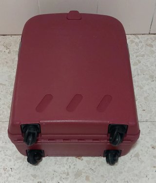 Maleta de cabina roja y gris